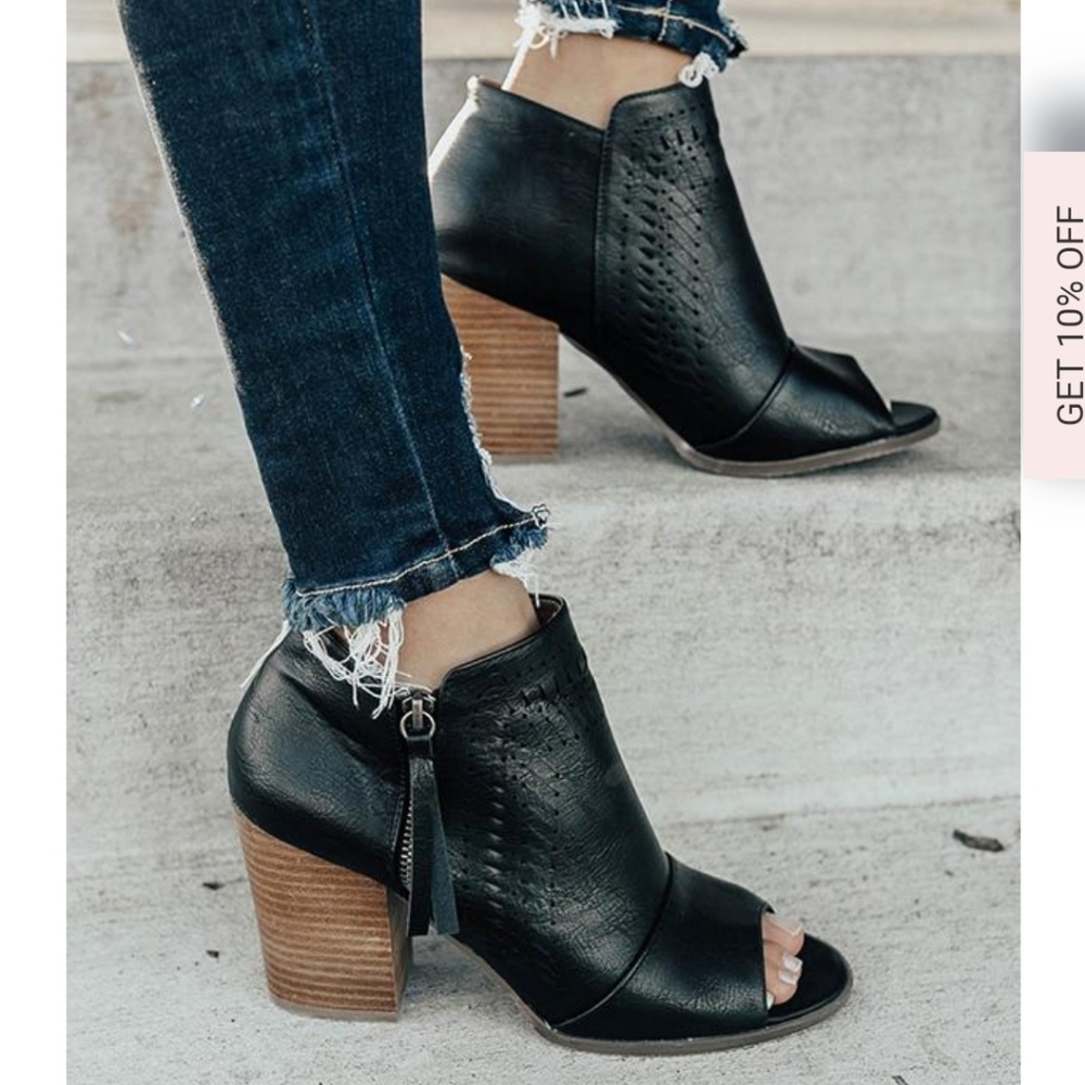 Black ankle booties size 8